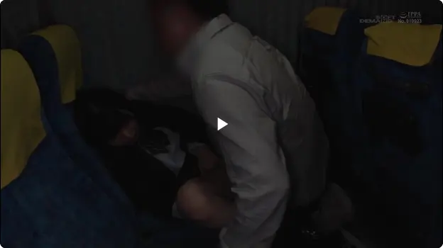 Preview of A high school girl who comes to Tokyo by night bus from a ru